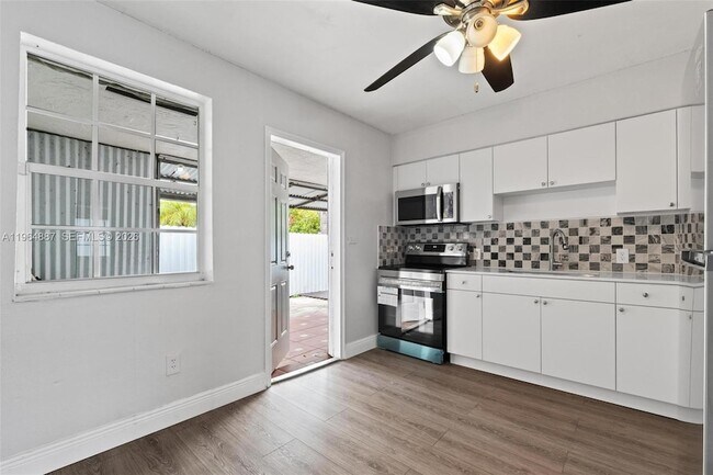 Building Photo - 11441 SW 2nd St