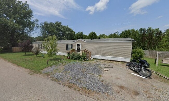 Building Photo - Renovated 2-Bed, 1-Bath Mobile Home