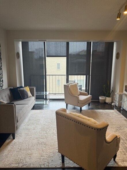 Building Photo - 145 15th St NE