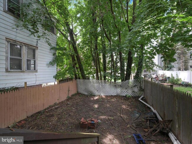 Building Photo - 211 Lincoln Ave