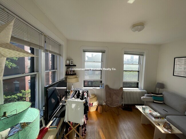 Building Photo - 15 Revere St