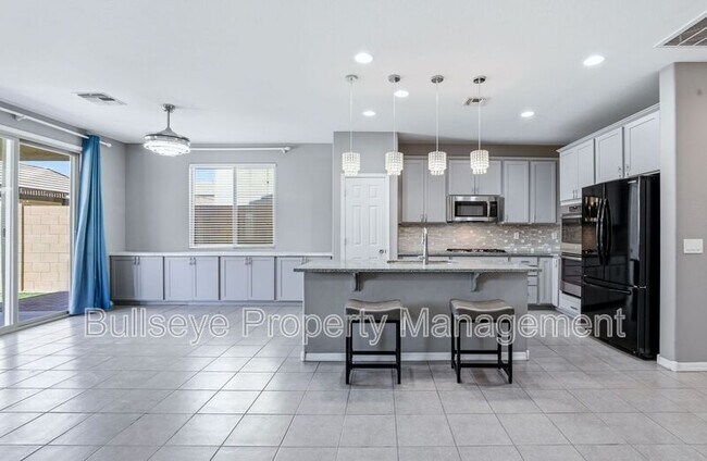 Building Photo - 304 N 78th Pl