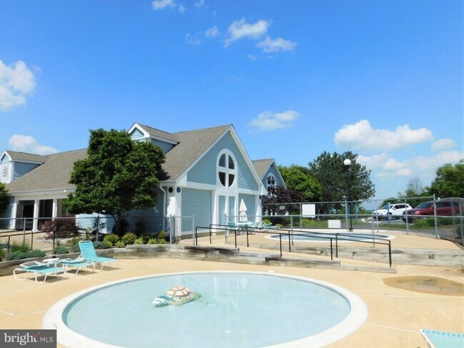 Building Photo - 7984 Copperfield Way