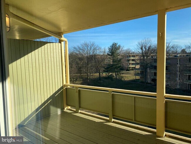 Building Photo - 7101 Donnell Pl