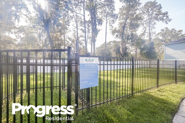 Building Photo - 12717 Camden Crossing Dr