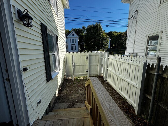 Building Photo - Spacious 3 Bedroom, 1.5 Bath House for Rent in Brewer