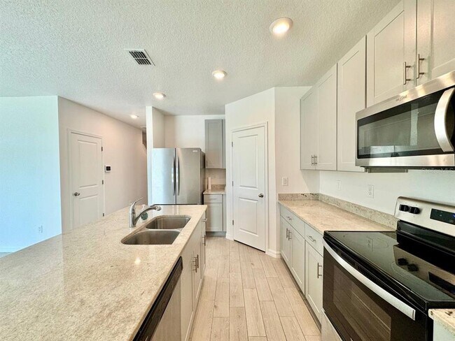 Building Photo - 38851 Opal Willow Ln
