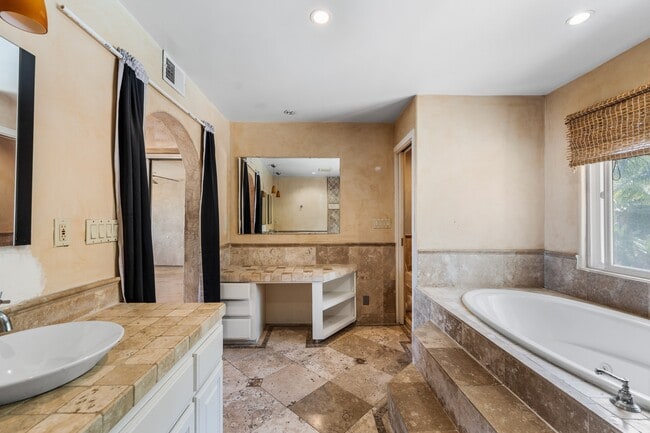 Building Photo - 8743 Topanga Canyon Blvd