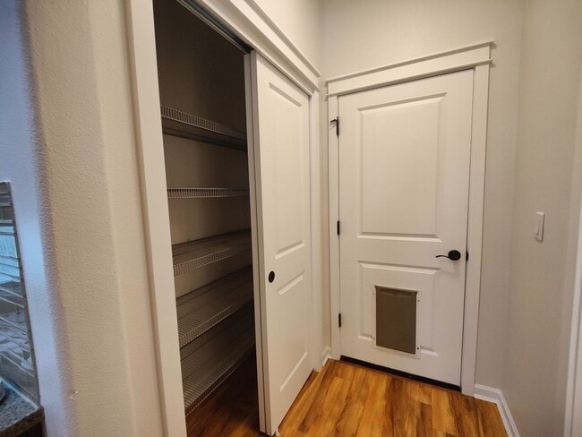 Building Photo - Beautiful 3x2.5 with fenced patio and upstairs bonus area