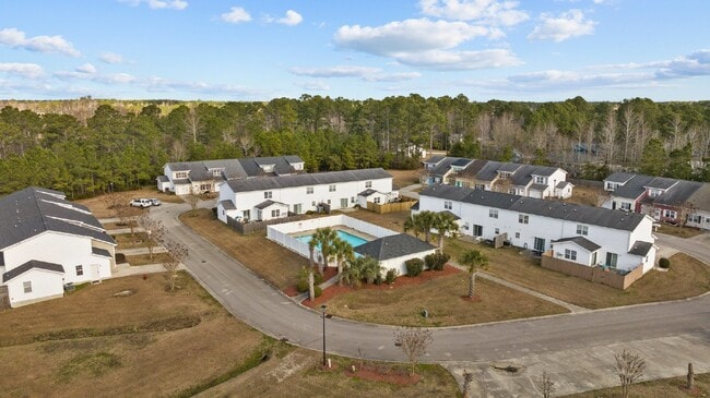 Building Photo - 178 Kelly Cir