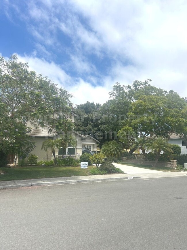 Building Photo - ***Gorgeous 4 bed / 3 bath / 2,585 sqft House in Calavera Hills - Available 07/01***