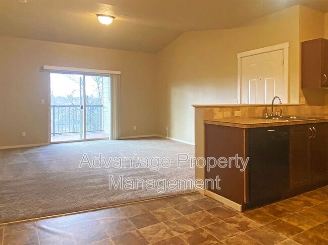 Building Photo - 501 Catron Pl