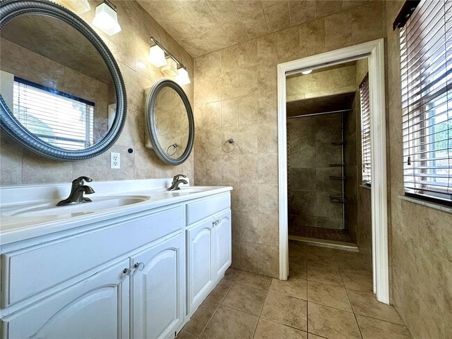 Building Photo - 244 Coralwood Ct