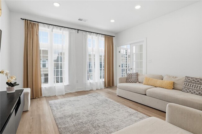 Building Photo - 4009 Cottage Wy