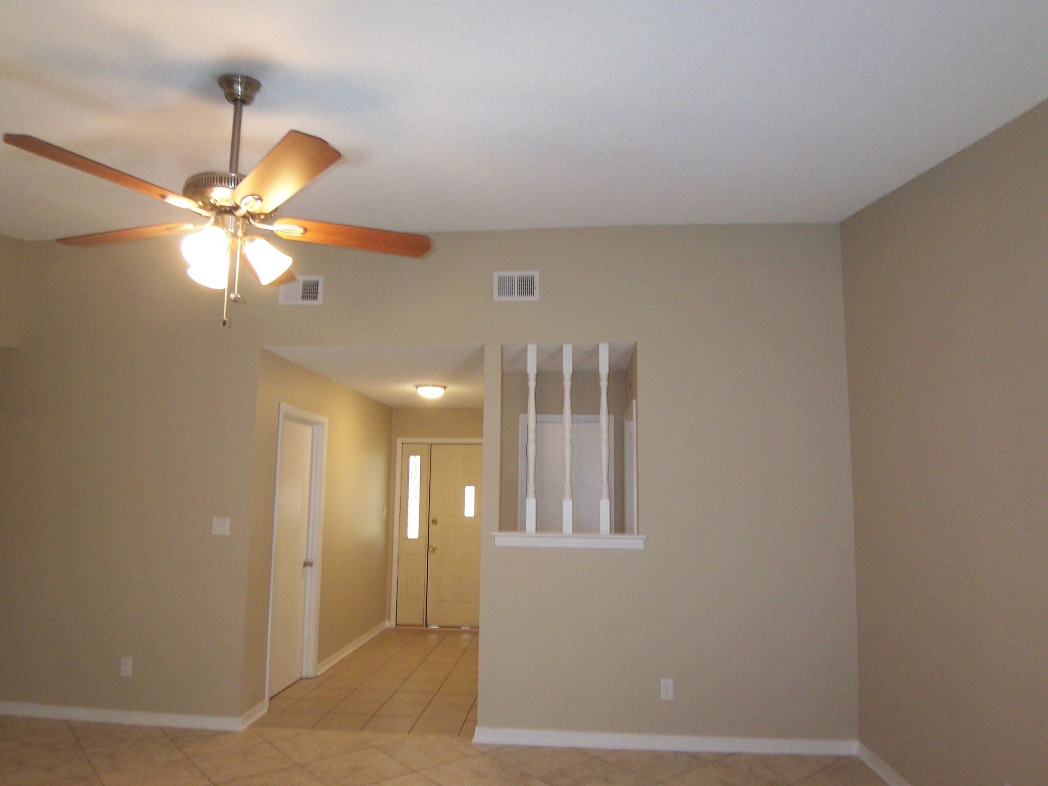 Building Photo - 727 Valley Ridge Way