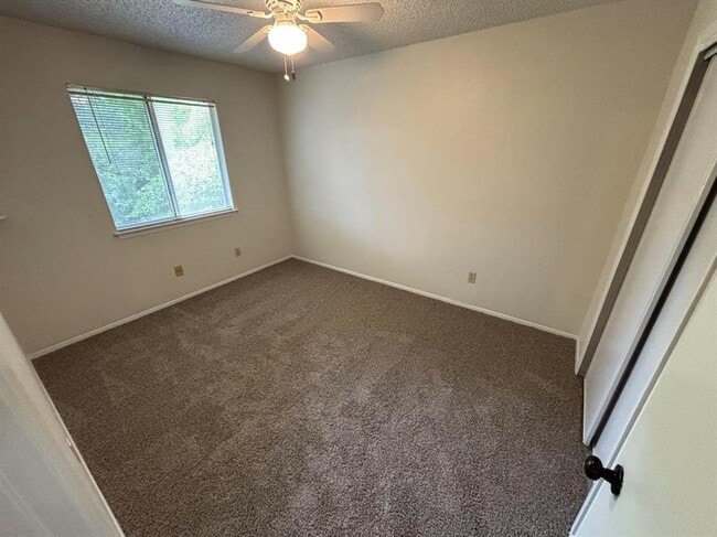 Building Photo - 701 Fairchild Dr