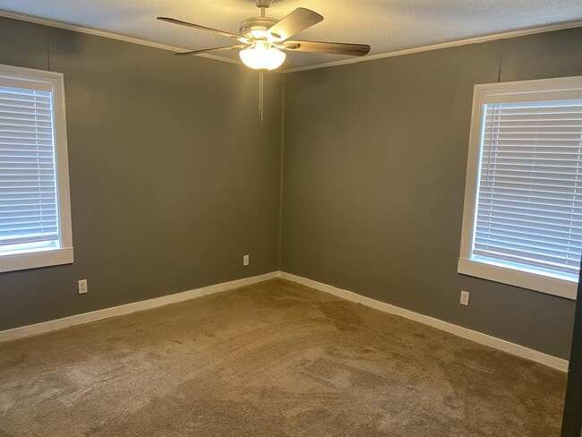 Building Photo - 3932 Brookmont Dr