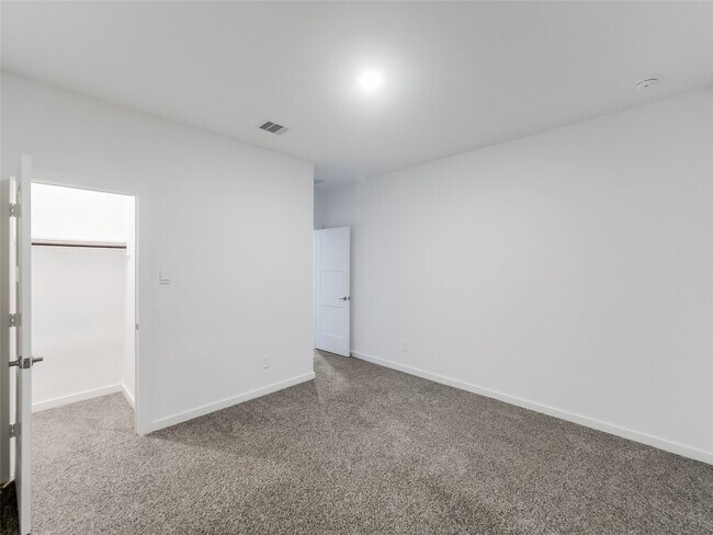 Building Photo - 387 Westlake Terrace Dr