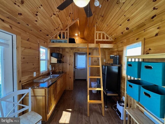 Building Photo - 12 W Loudoun St