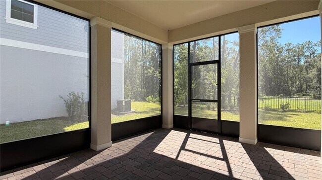 Building Photo - 14415 Crest Palm Ave