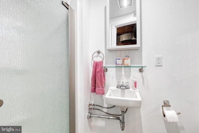 Building Photo - 110 Regester Ave