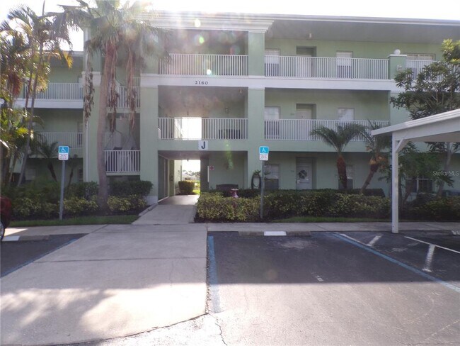 Building Photo - 2160 Heron Lake Dr