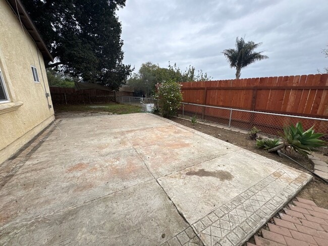 Building Photo - 1520 Cielo Ln