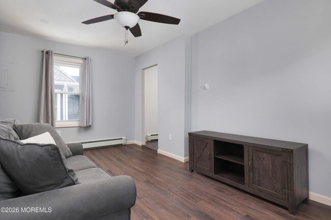 Building Photo - 603 2nd Ave