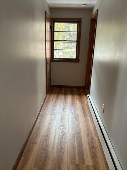 Building Photo - 121 Pinehurst Ave