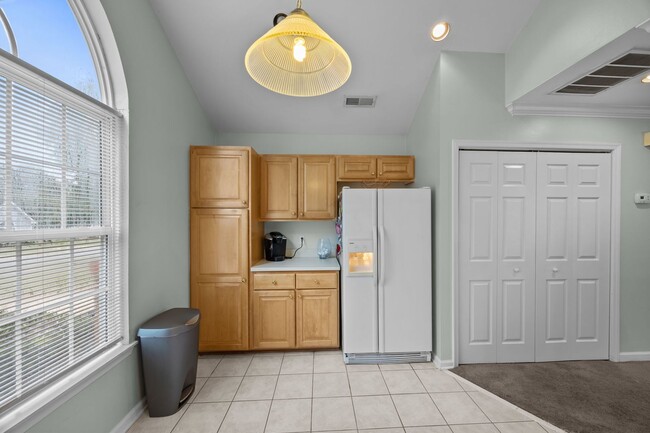 Building Photo - Stunning Townhome for Rent in Whitsett!