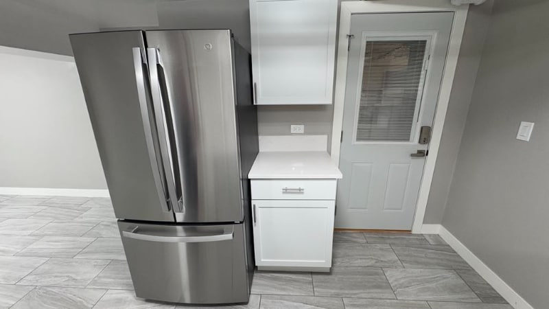 Building Photo - 5454 W Berteau Ave