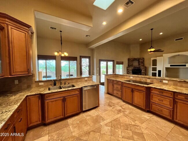 Building Photo - 6128 E Duane Ln