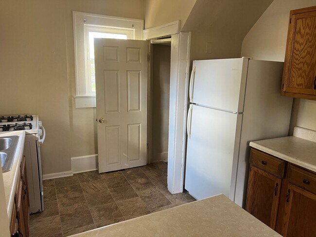 Building Photo - Bright, Spacious & Central — Minutes to Markets & Parks