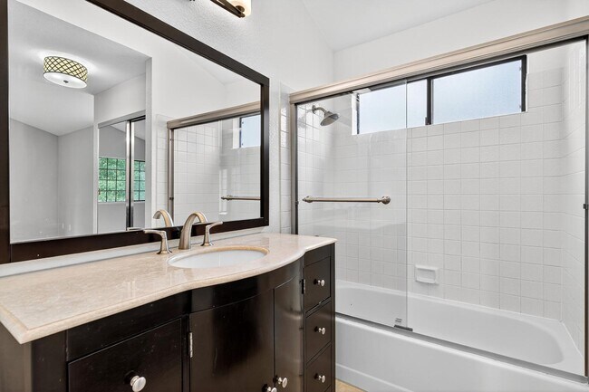 Building Photo - 1202 Devonwood