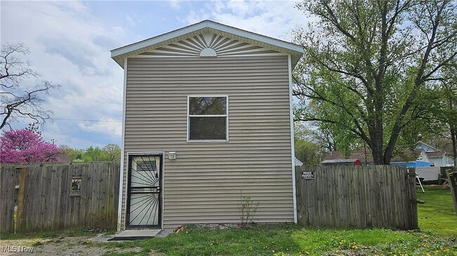 Building Photo - 924 Grace St