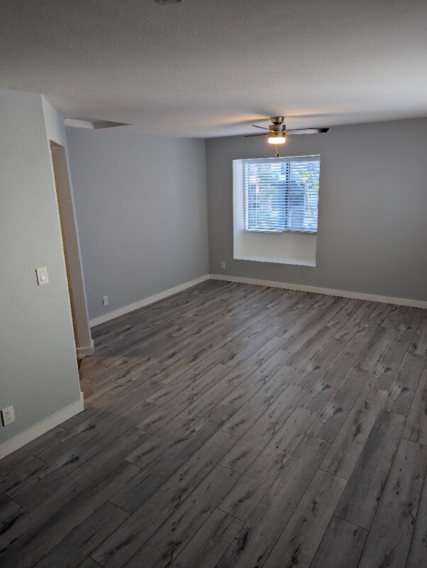 Building Photo - 7014 Lanewood Ave
