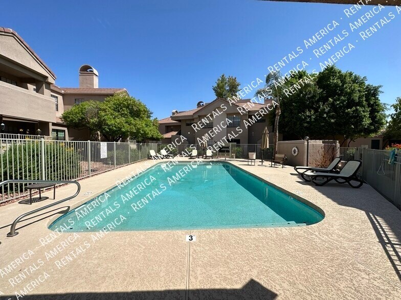 Building Photo - 5950 N 78th St