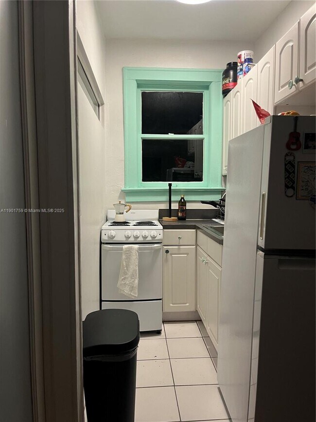 Building Photo - 1615 Pennsylvania Ave