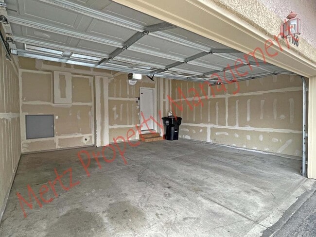 Building Photo - 7166 Sand Crest Vw