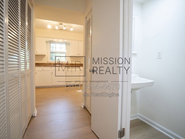 Building Photo - 1506 Honor Dr