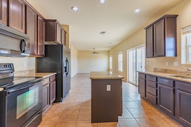 Building Photo - Beautiful Two Story House