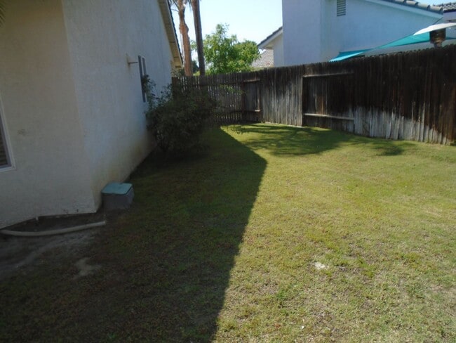 Building Photo - NW-COOL POOL & CUSTOM UPGRADES GALORE !!!