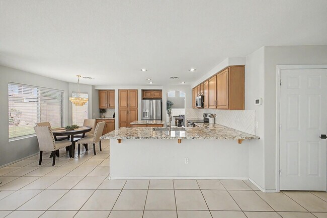 Building Photo - 7464 W Potter Dr