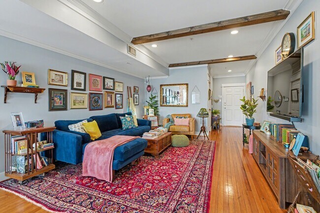 Building Photo - 215 W Norma St