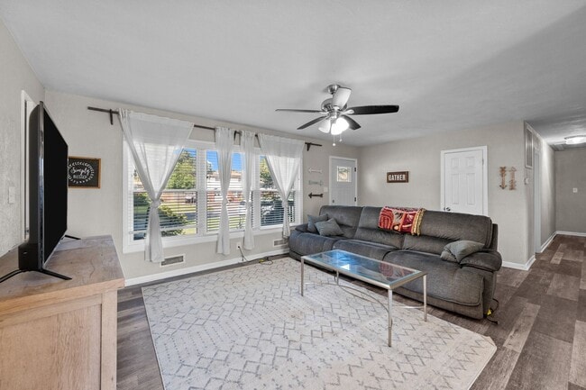 Building Photo - Spacious 4-Bedroom Home with Modern Updates