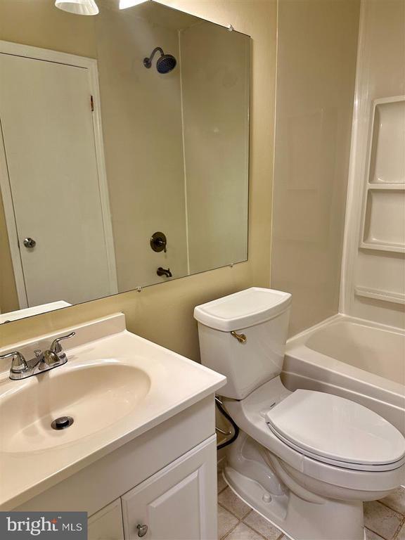 Building Photo - 6077 Deer Hill Ct