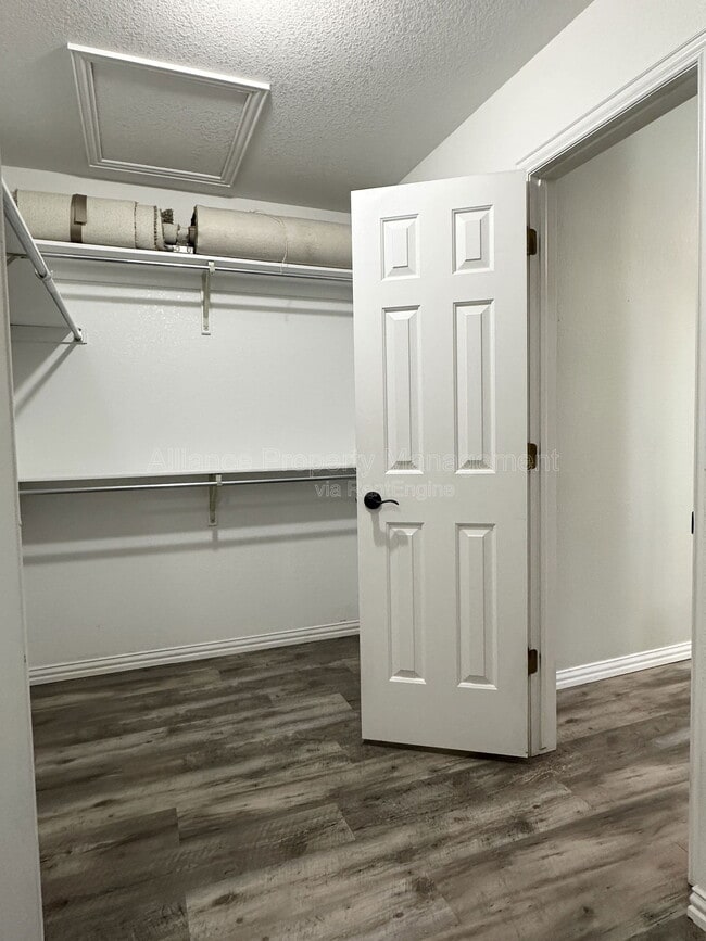 Building Photo - 4420 Cobbleskill Dr