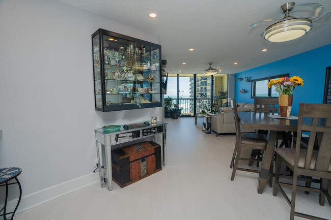 Building Photo - 9500 S Ocean Dr
