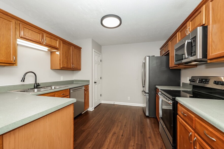 Building Photo - 7551 W Winchester Dr