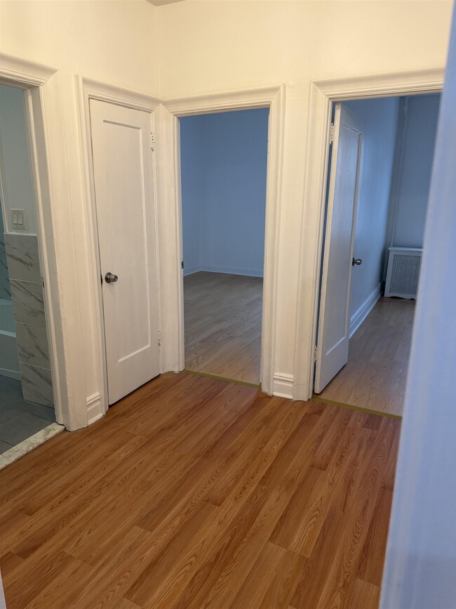 Building Photo - 187 W 48th St